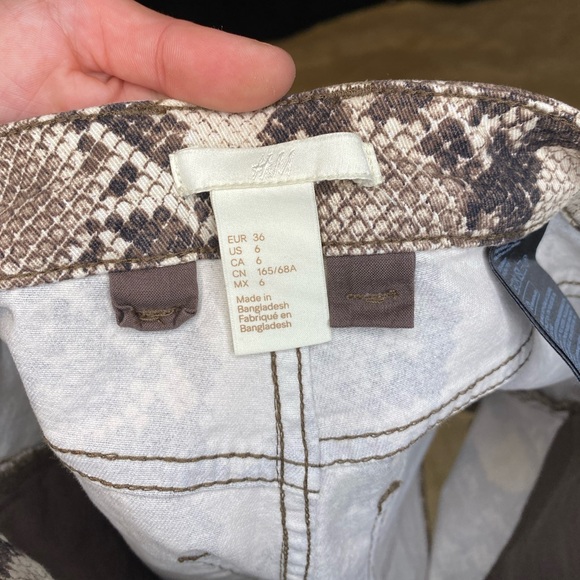 H&M High Waisted Snake Shorts - Picture 2 of 5